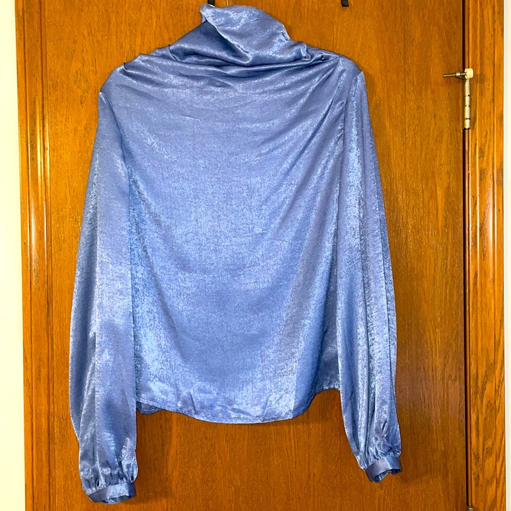 Size Medium Mauve Long Sleeve Blouse